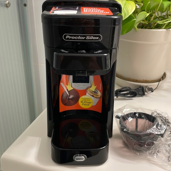 Proctor Silex Single-Serve Coffee Maker,10oz Capacity Black,Model 49961 - Picture 2 of 12